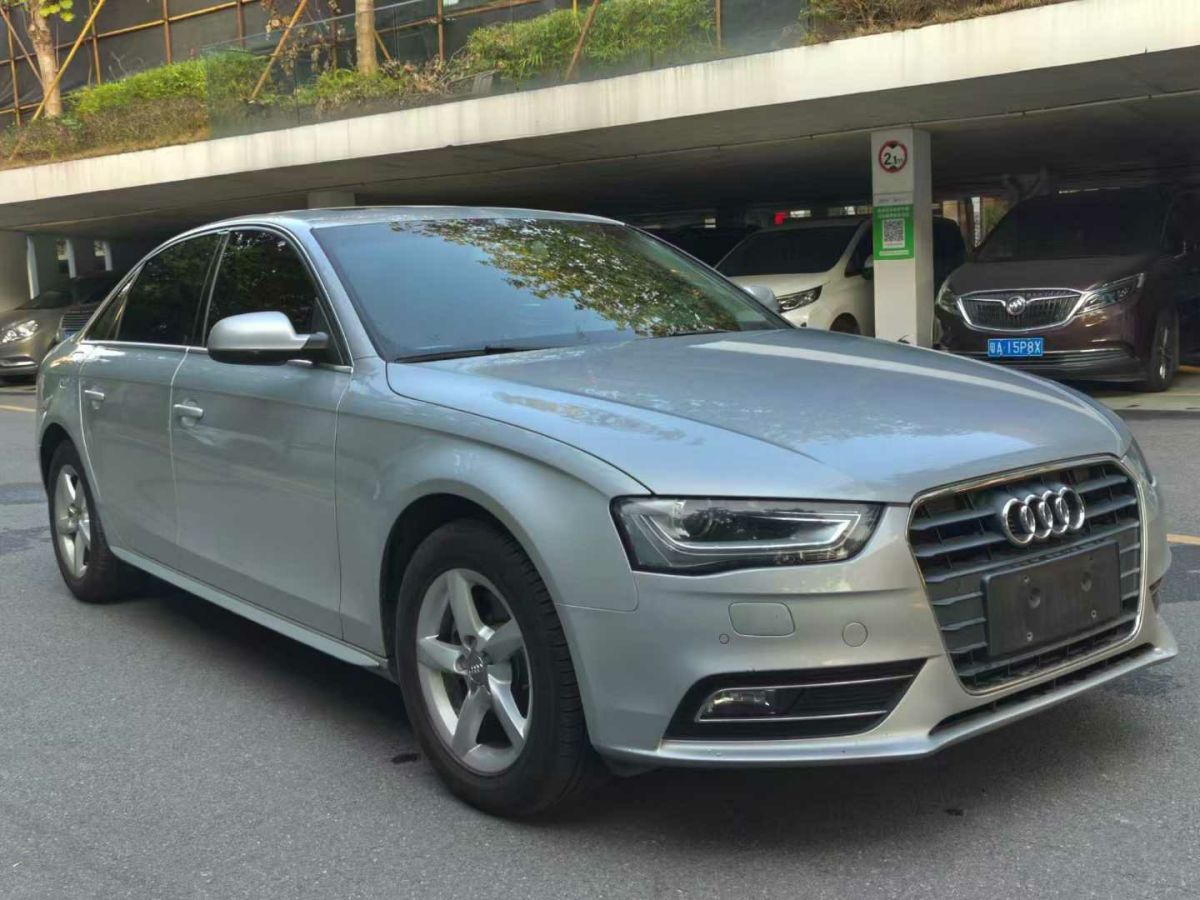 奧迪 奧迪A4L  2012款 2.0 TFSI 自動(dòng)技術(shù)型圖片