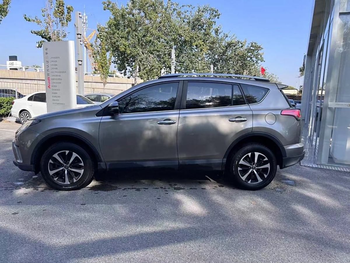 2019年1月豐田 RAV4榮放  2016款 2.0L CVT兩驅(qū)舒適版