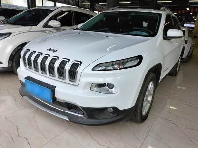 2018年10月 Jeep 自由光 2.0L 優(yōu)越版圖片