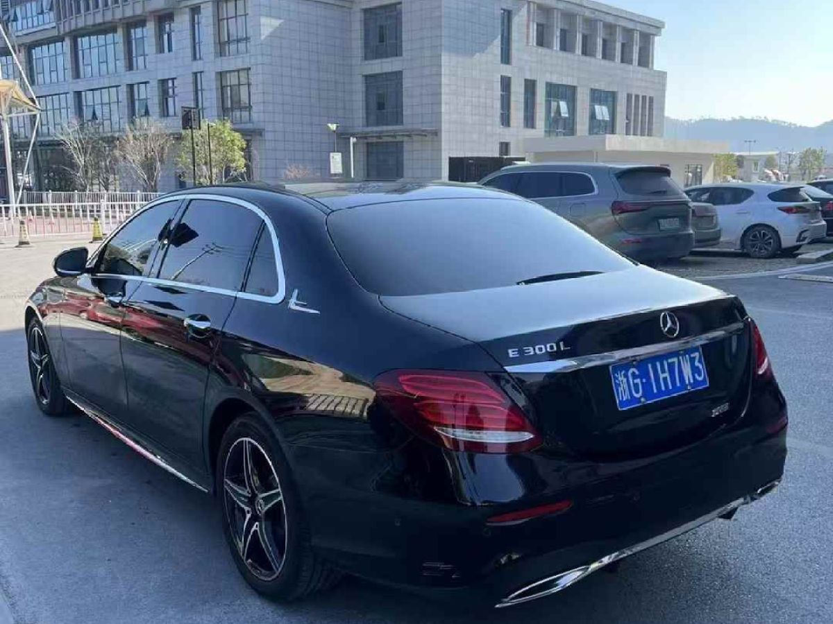 奔馳 奔馳GLE  2020款  GLE 350 4MATIC 時(shí)尚型圖片