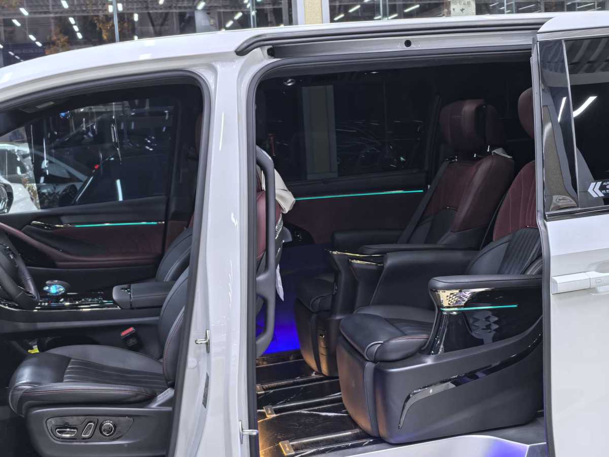廣汽傳祺 M8  2024款 宗師系列 400T 先鋒版圖片