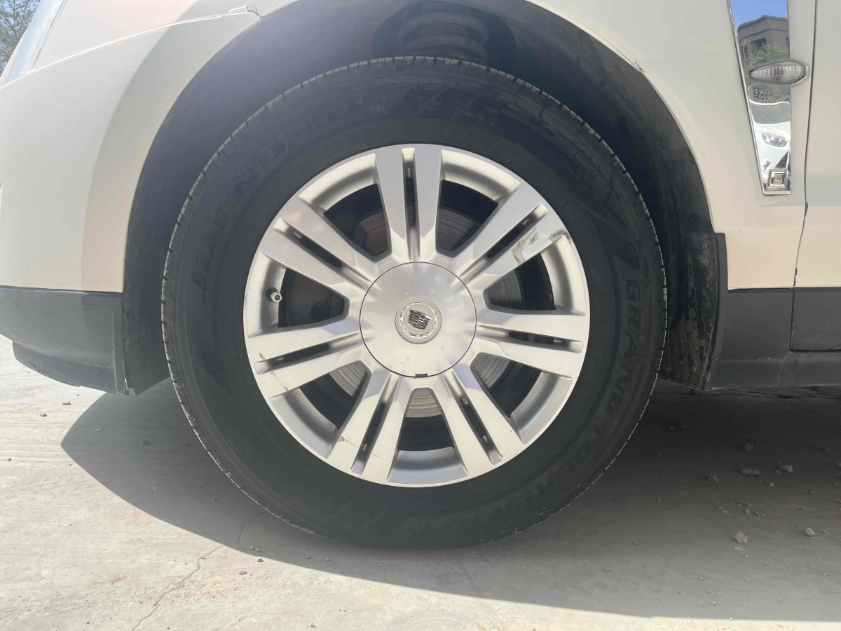 凱迪拉克 SRX  2010款 3.0L 豪華版圖片
