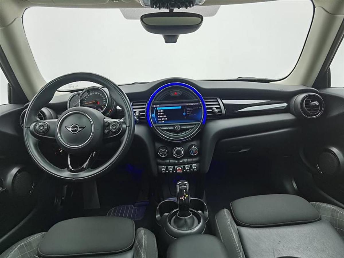 MINI COUNTRYMAN  2018款 1.5T COOPER 經(jīng)典派圖片