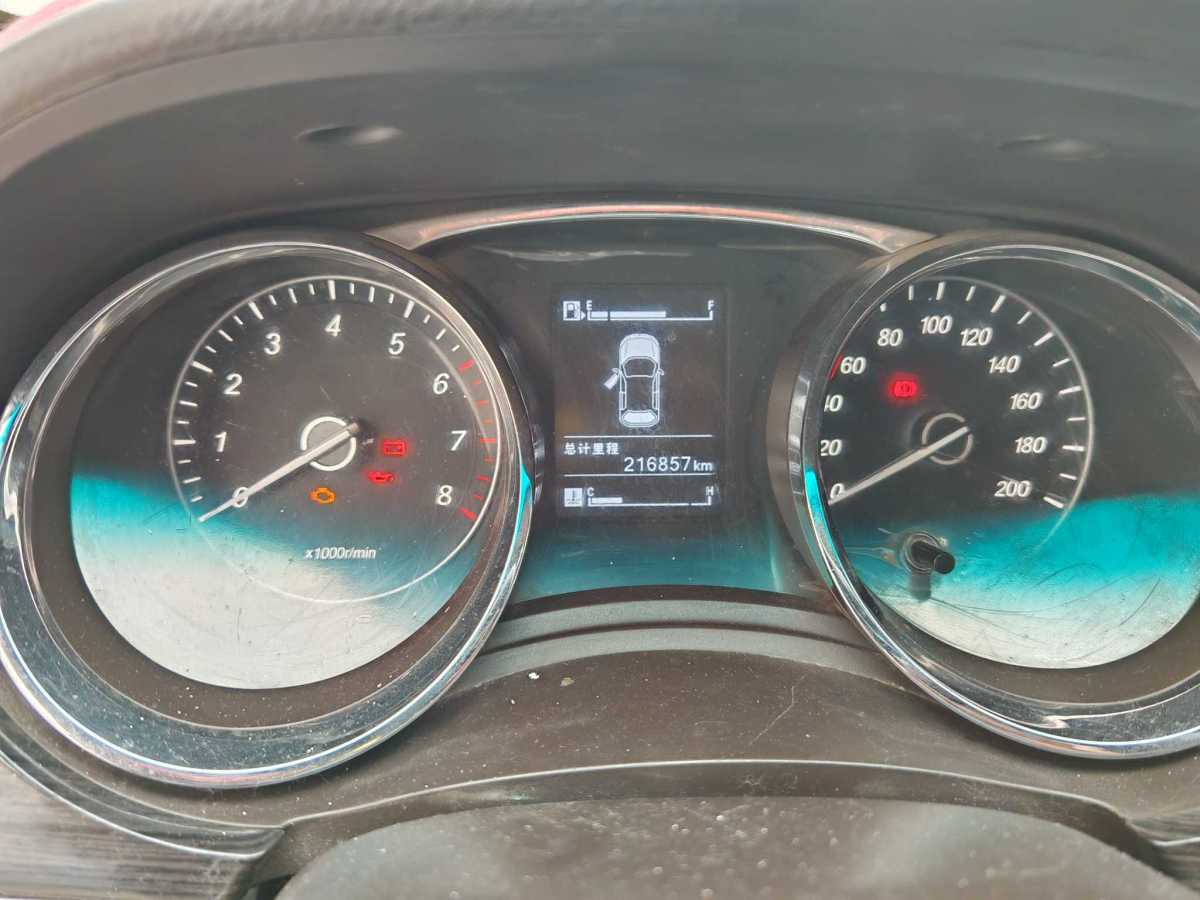 寶駿 730  2016款 1.5L 手動舒適型 7座圖片