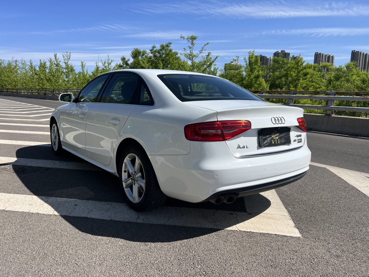 2015年11月奧迪 奧迪A4L  2015款 45 TFSI quattro個性運(yùn)動型