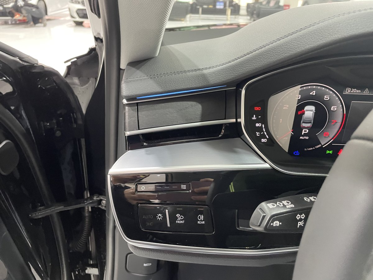 奧迪 奧迪A8  2025款 A8L 50 TFSI quattro 臻選型圖片