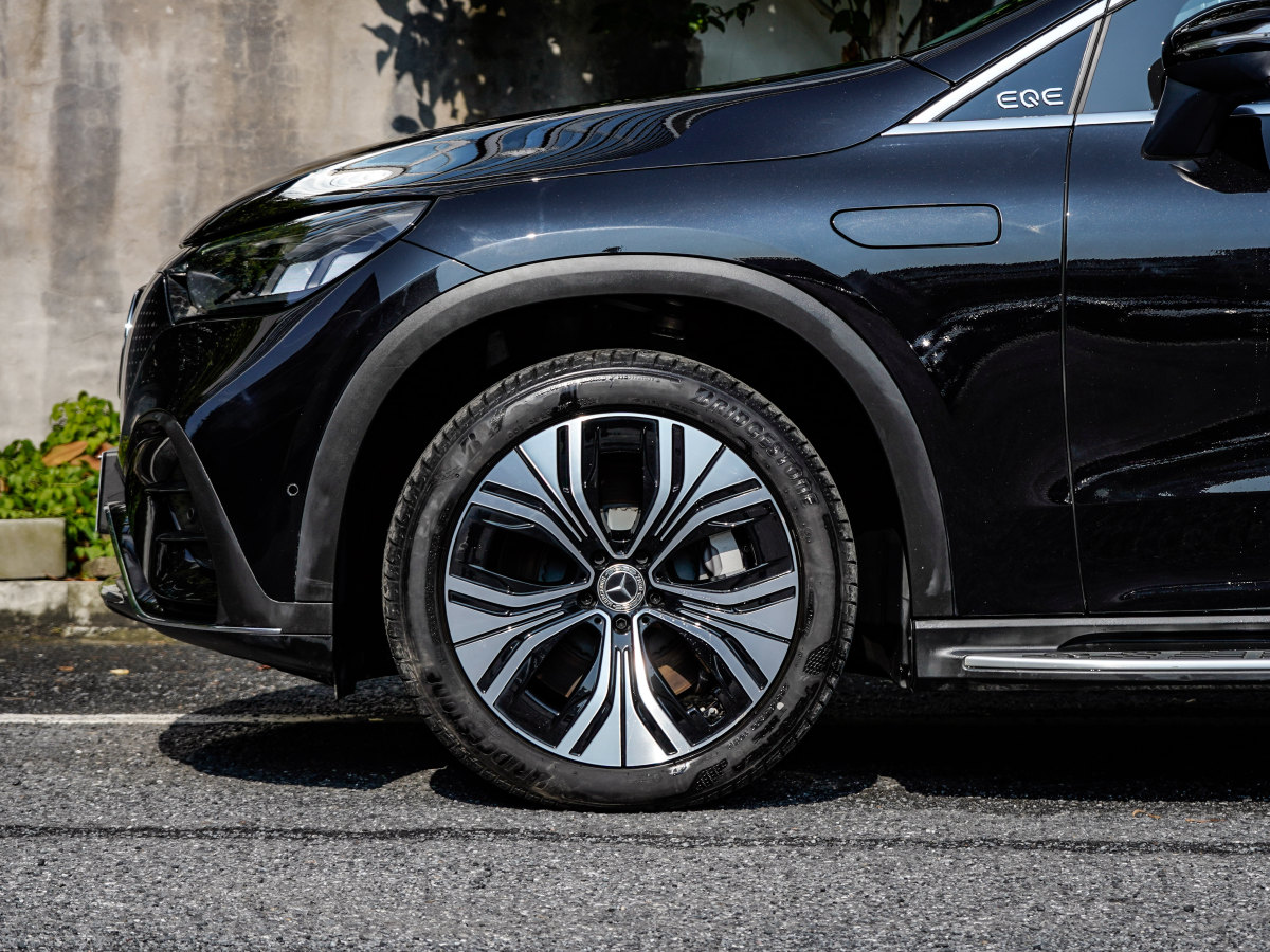 2024年5月奔馳 奔馳EQE SUV  2024款 500 4MATIC 豪華版