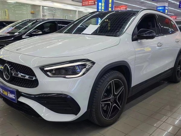 奔驰 奔驰GLA  2020款 GLA 220 4MATIC