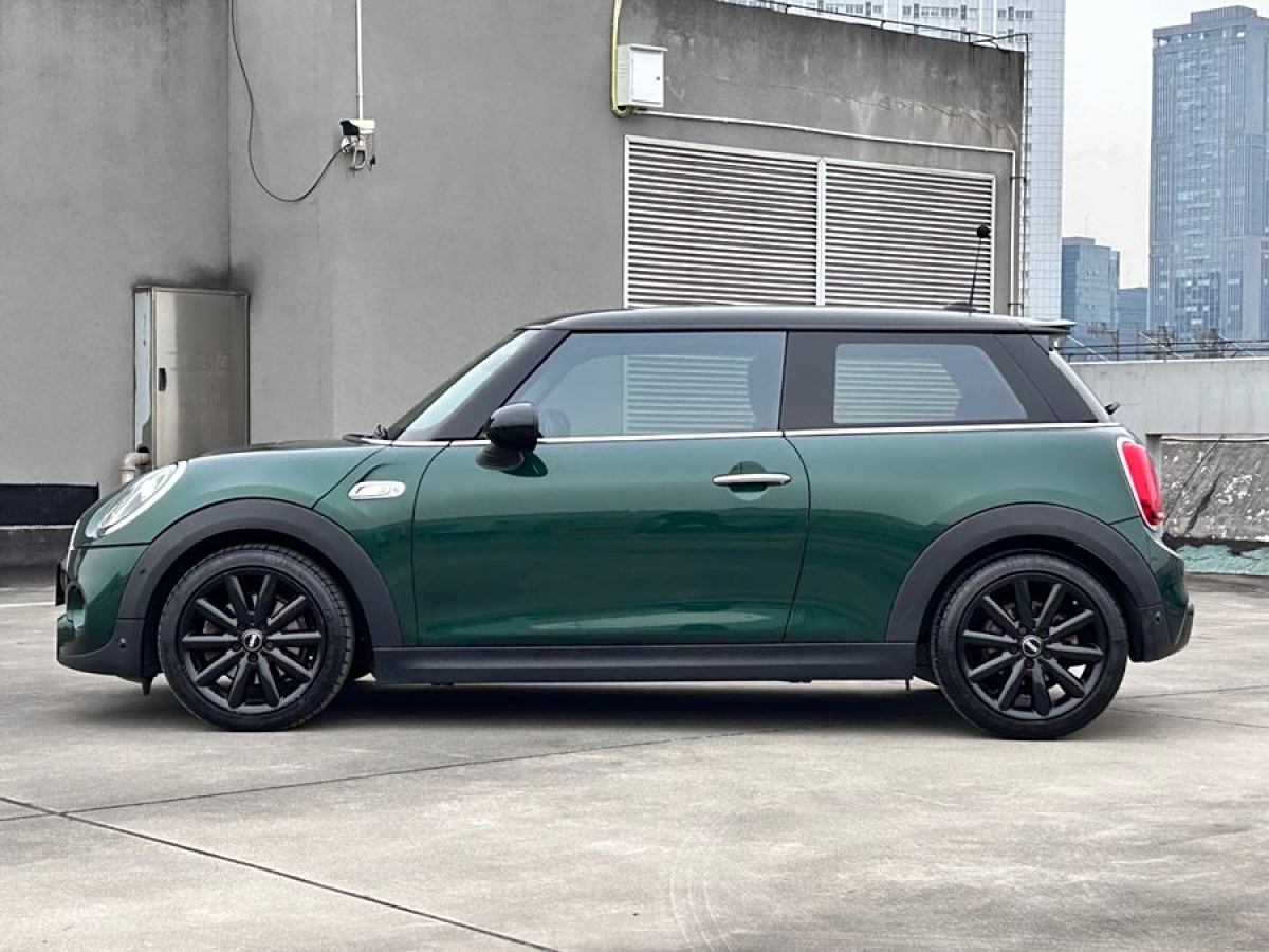 MINI MINI  2019款 2.0T COOPER S 經(jīng)典派圖片