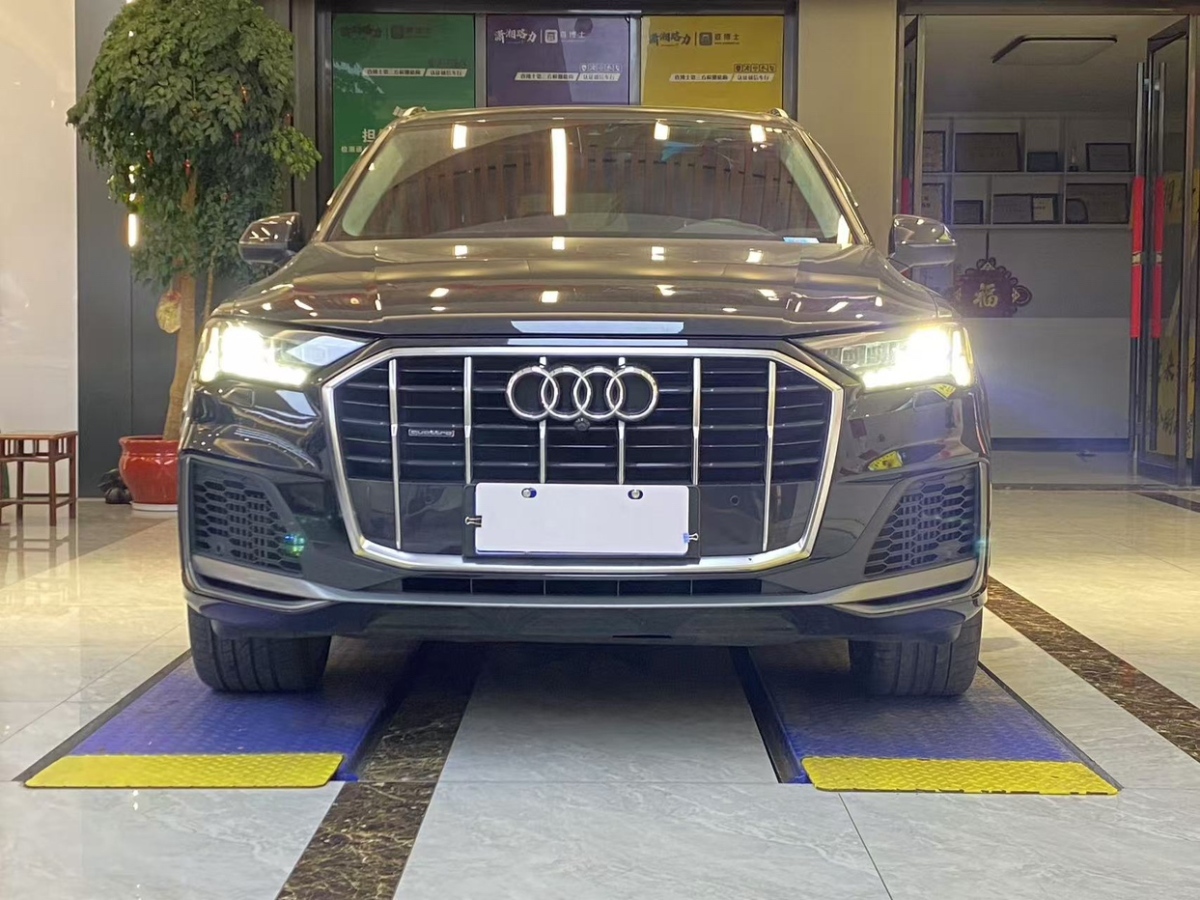 奧迪 奧迪Q7  2021款 55 TFSI quattro S line運(yùn)動(dòng)型圖片