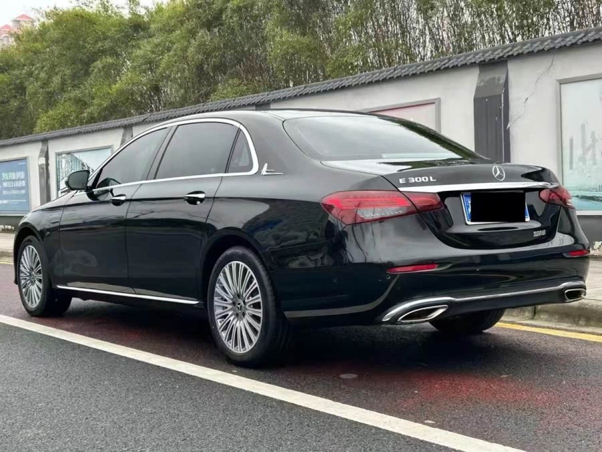 奔馳 奔馳E級(jí)  2023款 改款 E 300 L 豪華型圖片