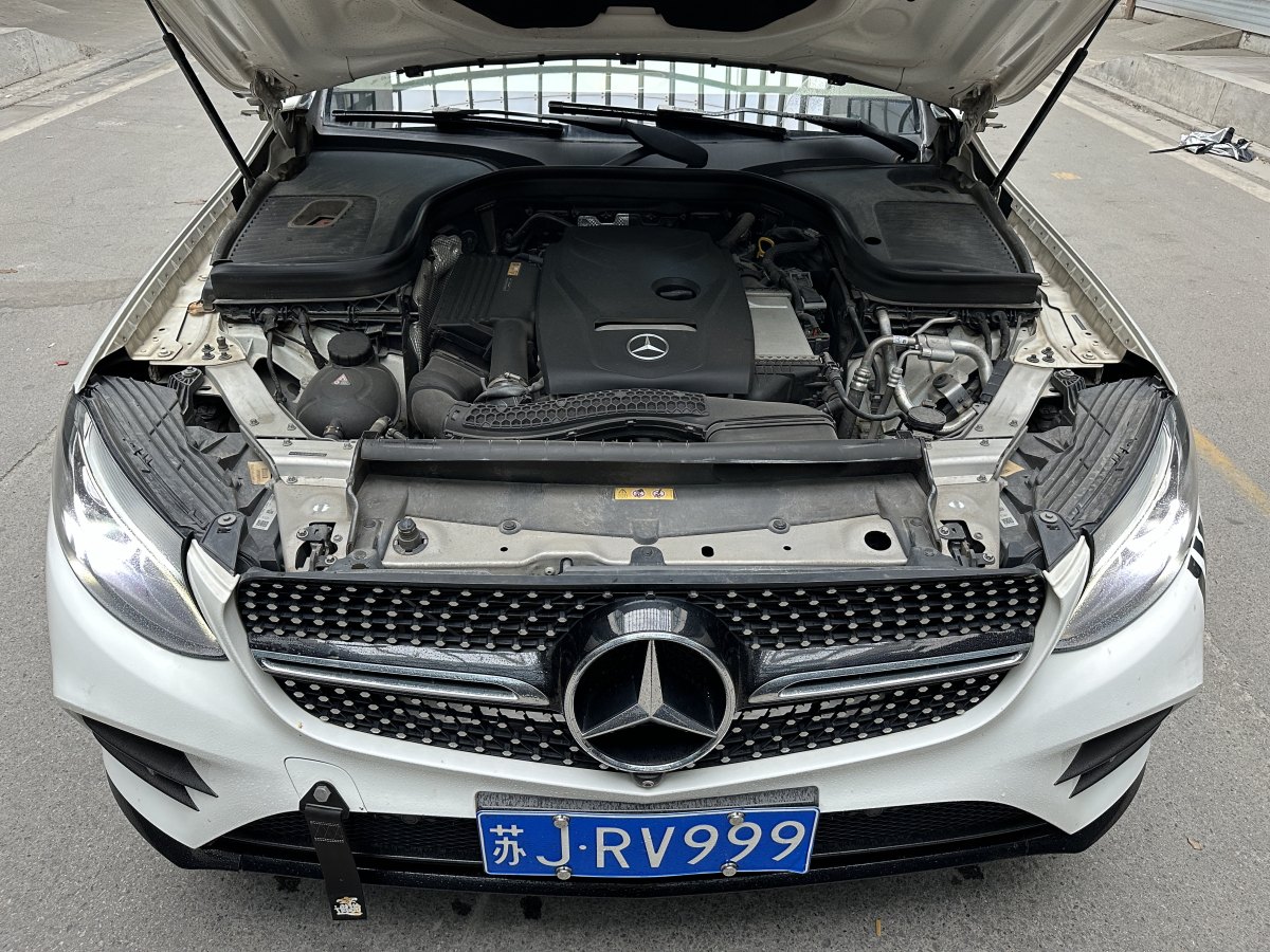 2017年6月奔馳 奔馳GLC  2021款 GLC 260 4MATIC 轎跑SUV