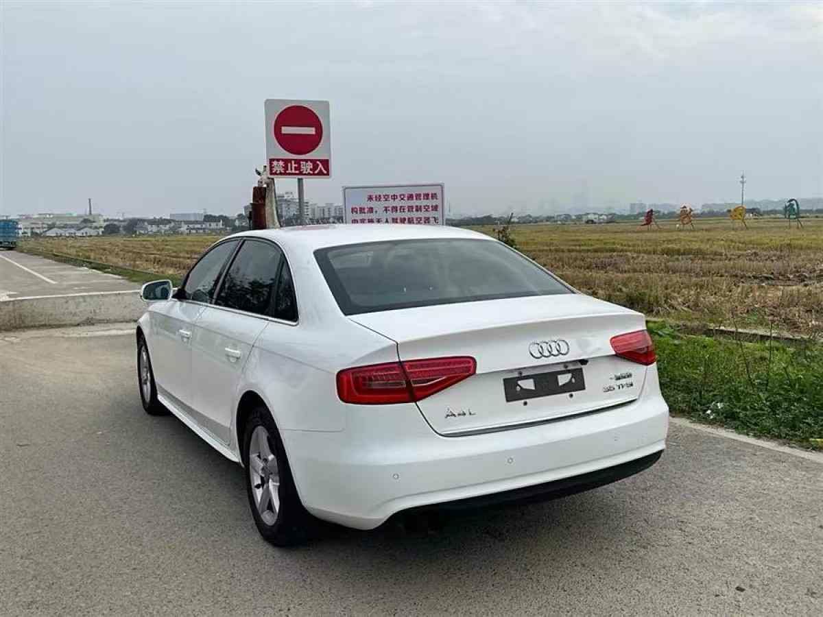 奧迪 奧迪A4L  2013款 A4L 30TFSI 手動(dòng)舒適型圖片