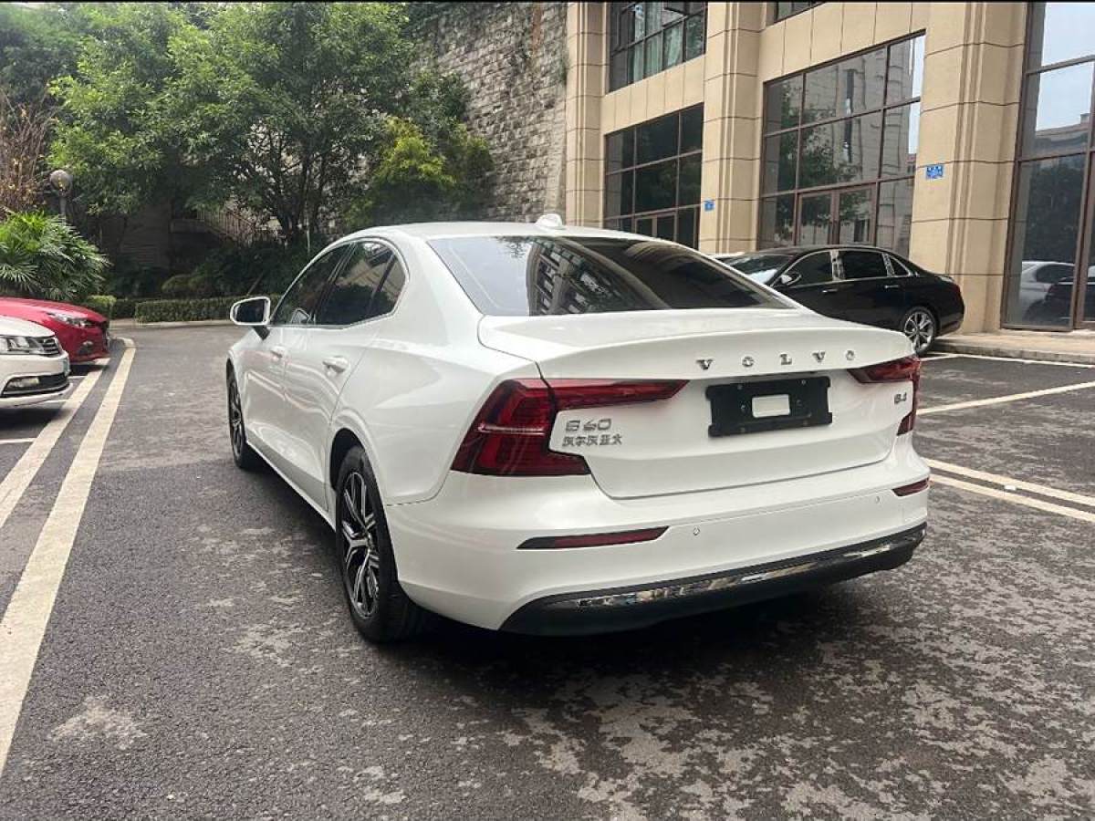 沃爾沃 S60L  2023款 B4 智逸豪華版圖片