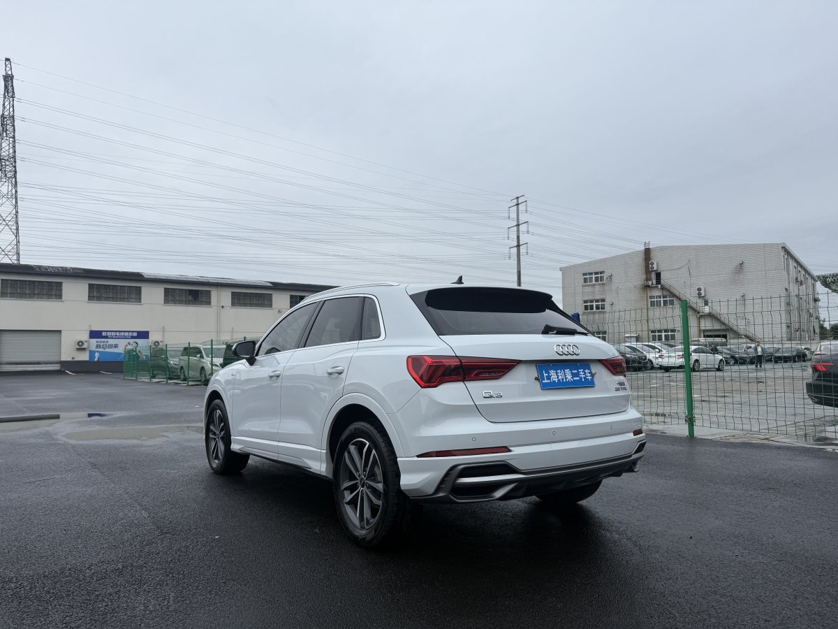 奧迪 奧迪Q3  2024款 35 TFSI 進(jìn)取動(dòng)感型圖片