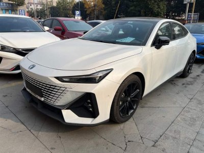 2021年12月 長(zhǎng)安 長(zhǎng)安UNI-V 1.5T 尊貴型圖片