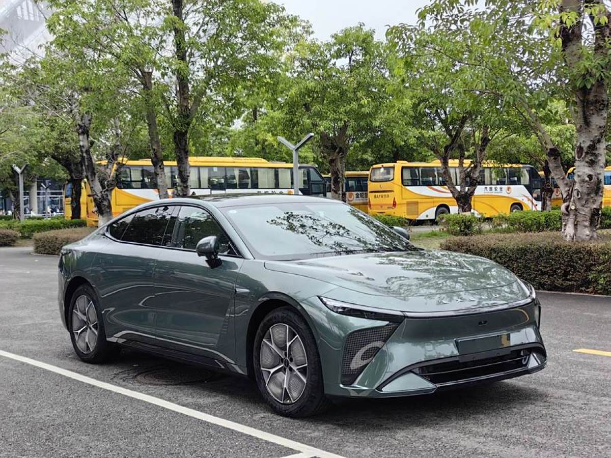 智己 智己LS7  2023款 77kWh Pure后驅(qū)版圖片