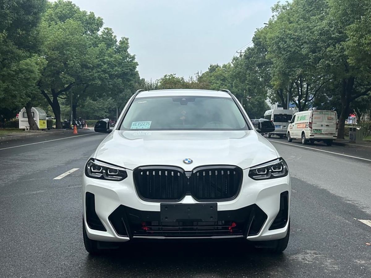 寶馬 寶馬X3  2023款 xDrive30i 領(lǐng)先型 M曜夜套裝圖片