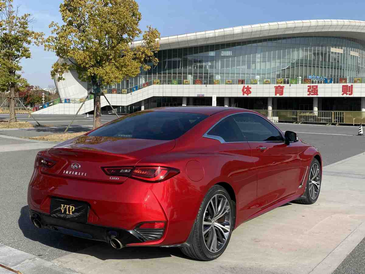 英菲尼迪 Q60  2019款 2.0T 豪華版圖片