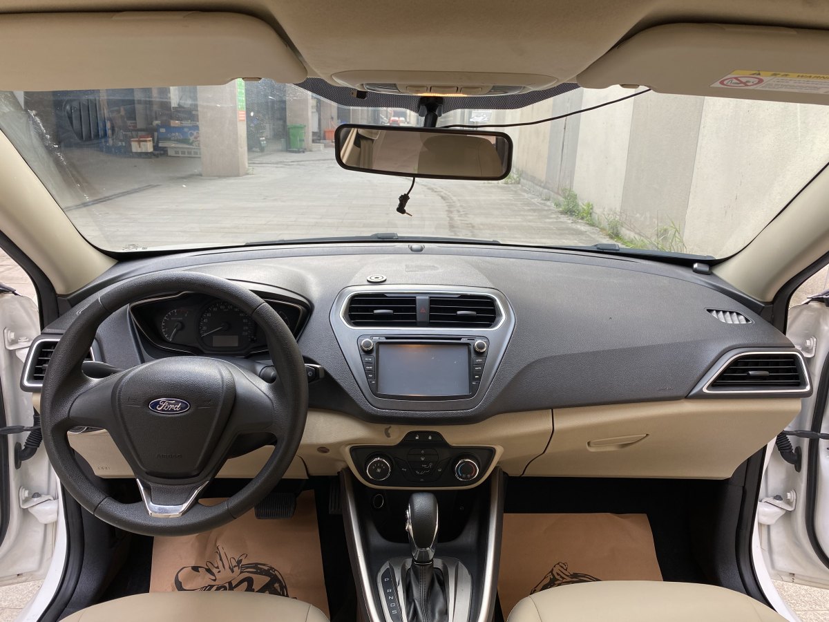 福特 福睿斯  2015款 1.5L 自动舒适型图片