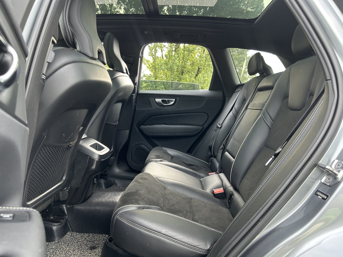 沃爾沃 XC60  2019款 T5 四驅(qū)智遠(yuǎn)運(yùn)動(dòng)版圖片