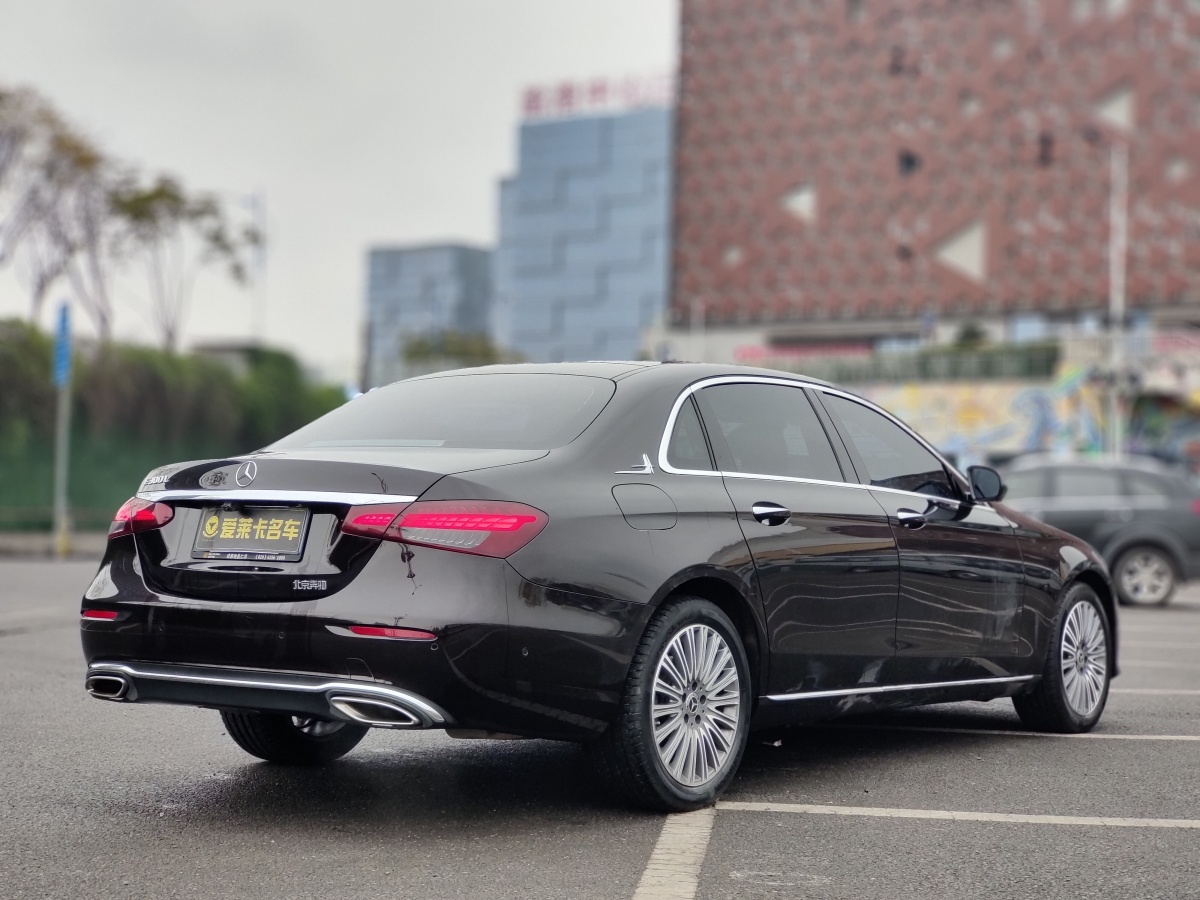 奔馳 奔馳E級(jí)  2021款 改款 E 300 L 時(shí)尚型圖片