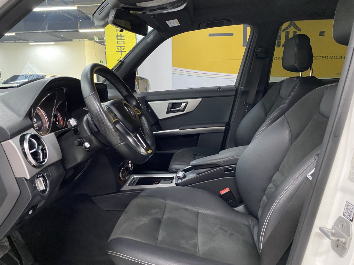2015年8月奔驰 奔驰GLK级  2015款 GLK 260 4MATIC 动感型 极致版