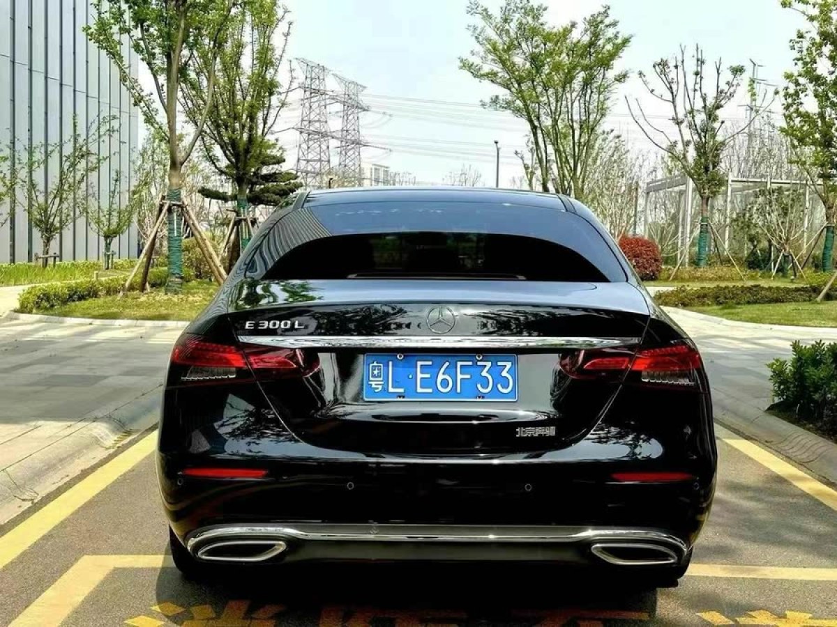 奔馳 奔馳E級(jí)  2021款 改款 E 300 L 時(shí)尚型圖片