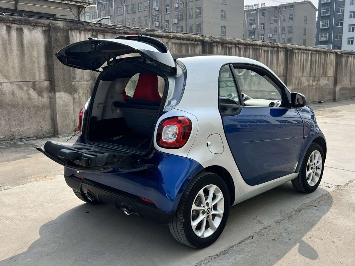 2018年6月smart fortwo  2018款 1.0L 52千瓦硬頂靈動(dòng)版