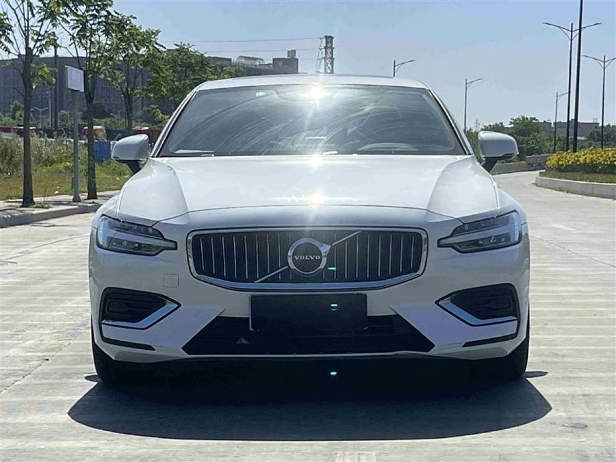 沃爾沃 S60L  2022款 B4 智逸豪華版圖片