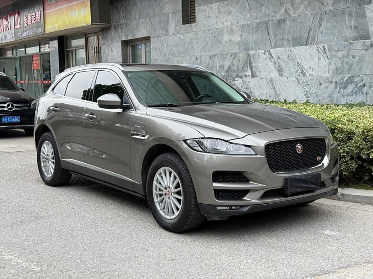 捷豹 F-PACE  2018款 2.0T 兩驅(qū)都市尊享版圖片