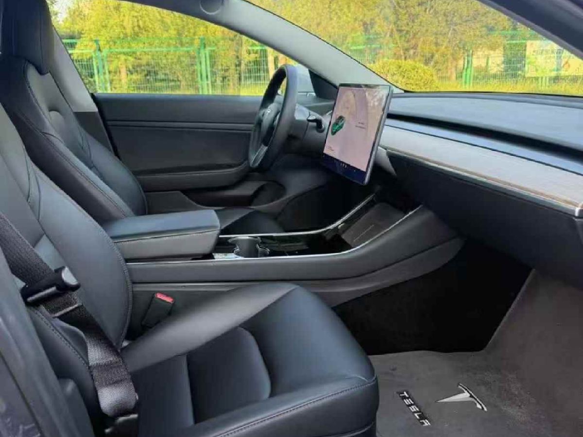 特斯拉 Model Y  2021款 標準續(xù)航后驅(qū)版圖片