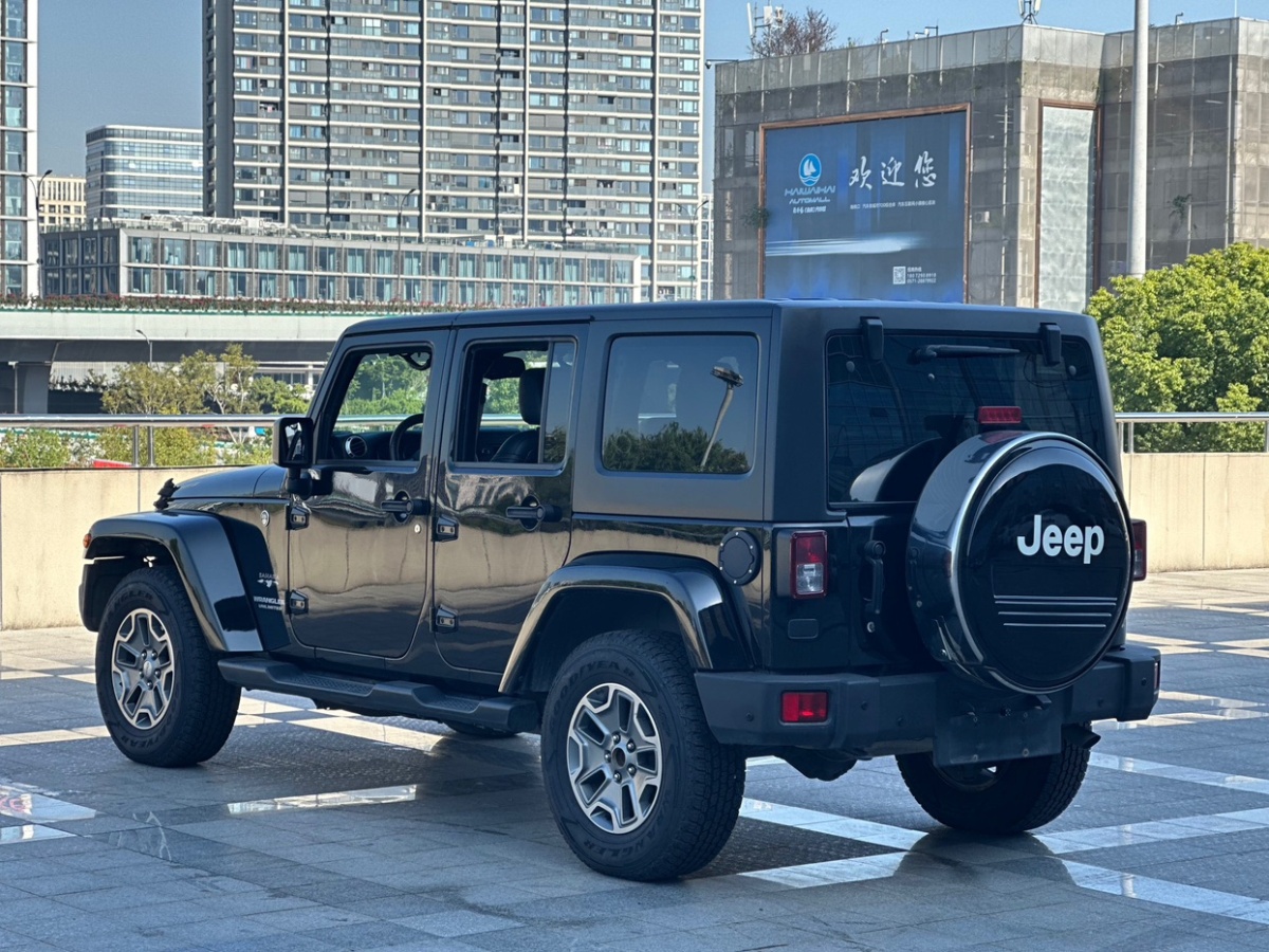 Jeep 牧馬人  2015款 3.0L Sahara 四門舒享版圖片