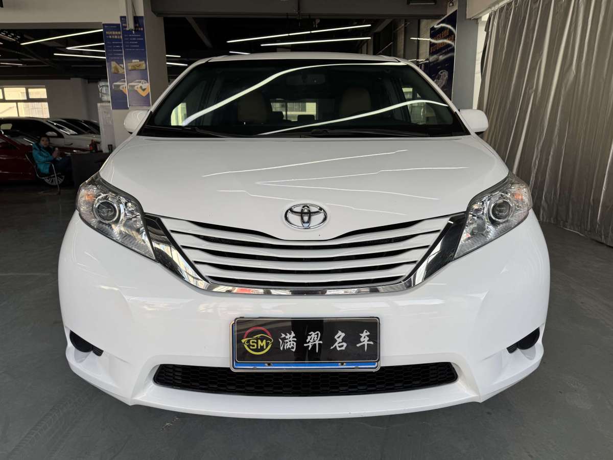 豐田 塞納  2015款 3.5L 四驅(qū)L圖片