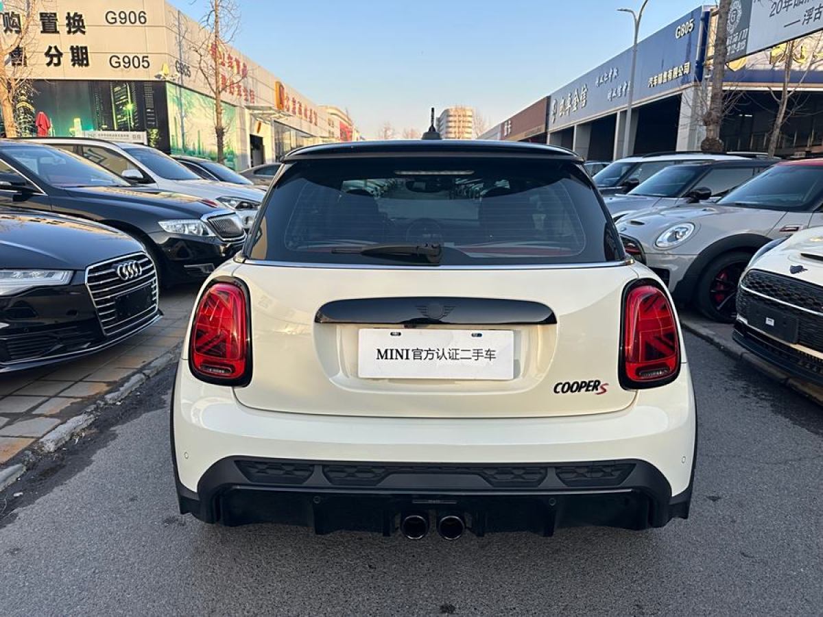 MINI MINI  2023款 改款 2.0T COOPER S 藝術(shù)家圖片