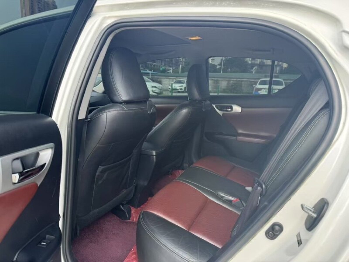 雷克薩斯 CT  2013款 CT200h 領(lǐng)先版圖片
