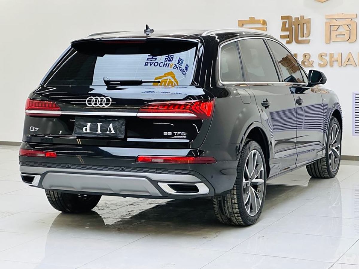 奧迪 奧迪Q7  2023款 55 TFSI quattro S line運(yùn)動型圖片