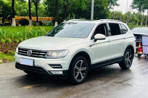途觀L 大眾 改款 330TSI 自動(dòng)兩驅(qū)全景舒適版 國(guó)VI