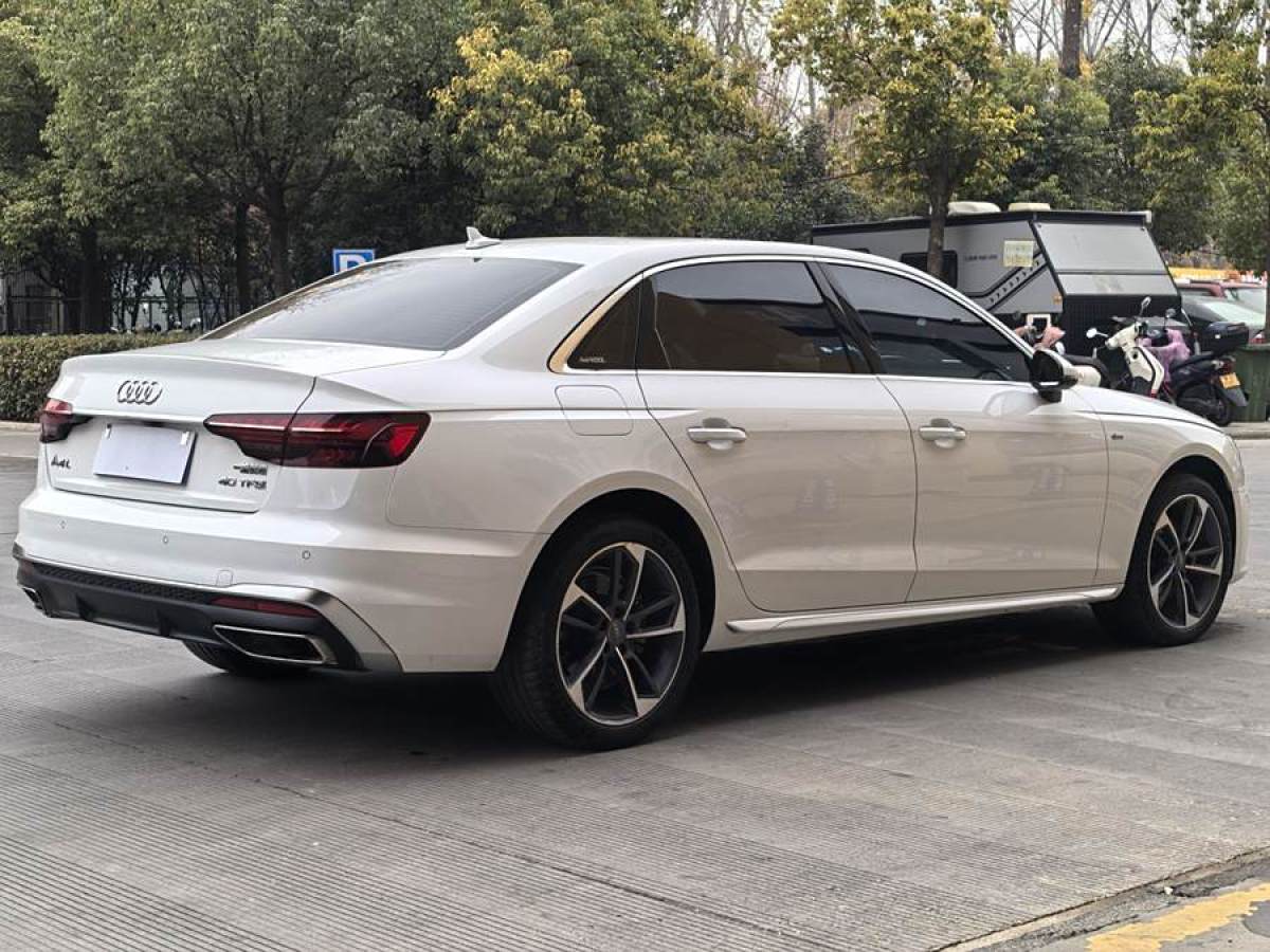 奧迪 奧迪A4L  2022款 40 TFSI 時(shí)尚動(dòng)感型圖片