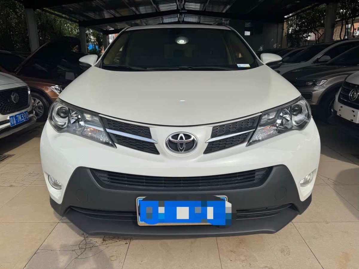 豐田 RAV4榮放  2015款 2.0L CVT兩驅(qū)風(fēng)尚版圖片