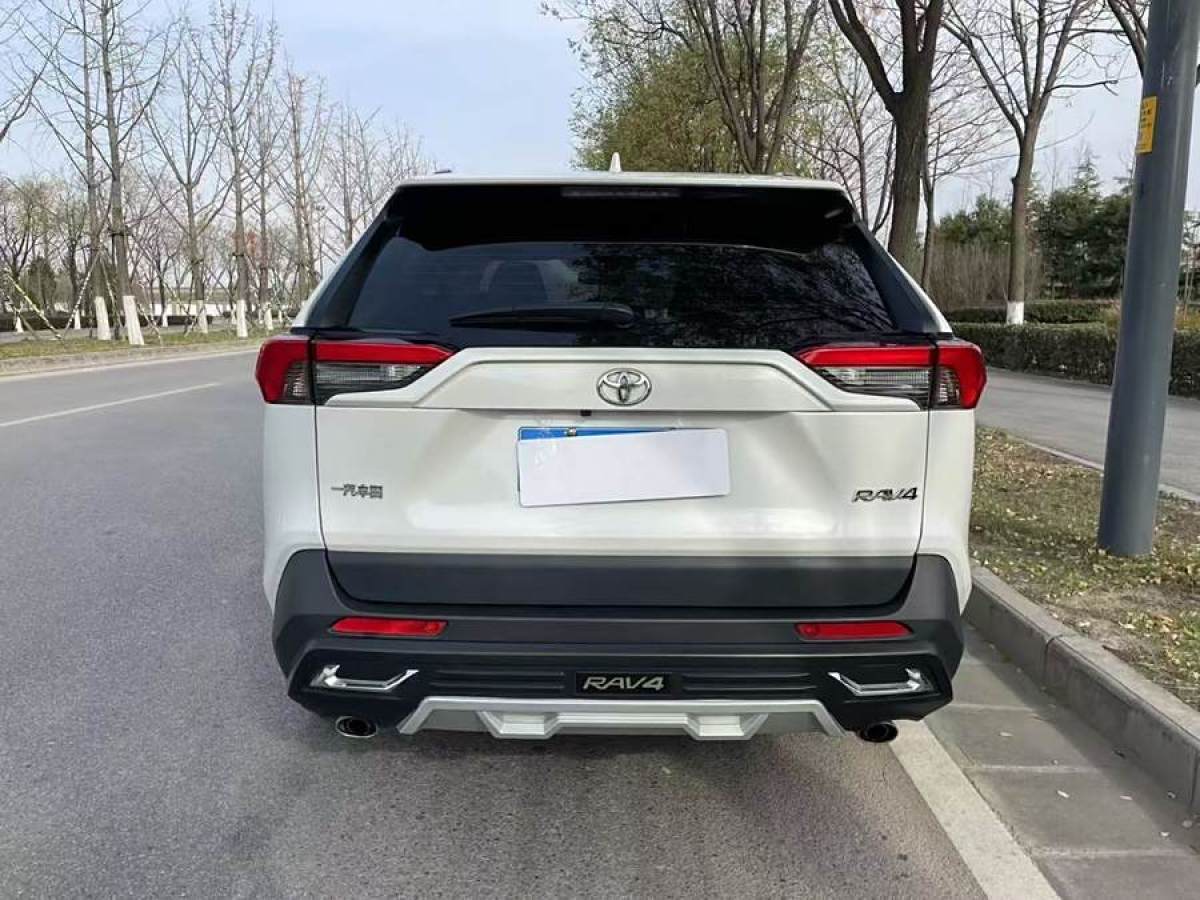 豐田 RAV4榮放  2022款 2.0L CVT兩驅(qū)風(fēng)尚版圖片