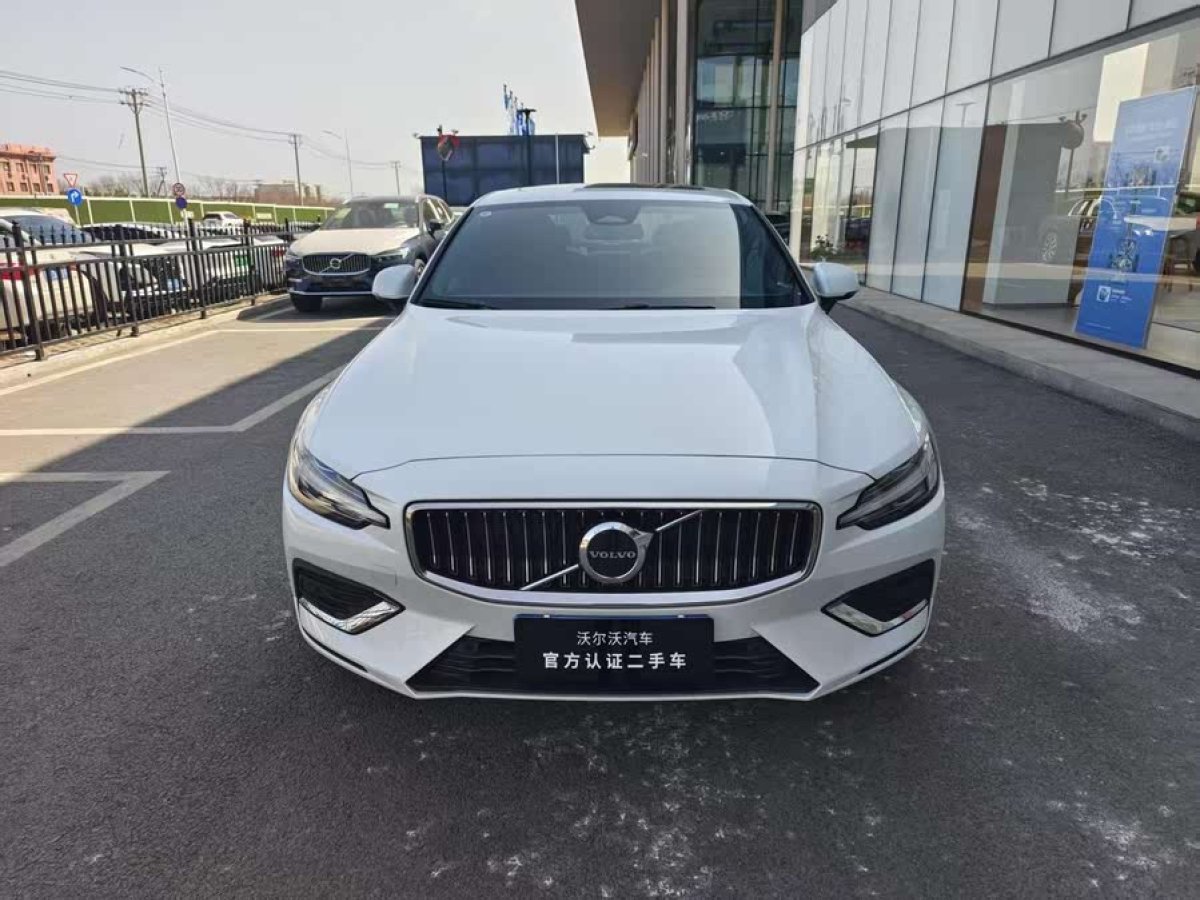 沃爾沃 S60L  2024款 B4 智逸豪華版圖片