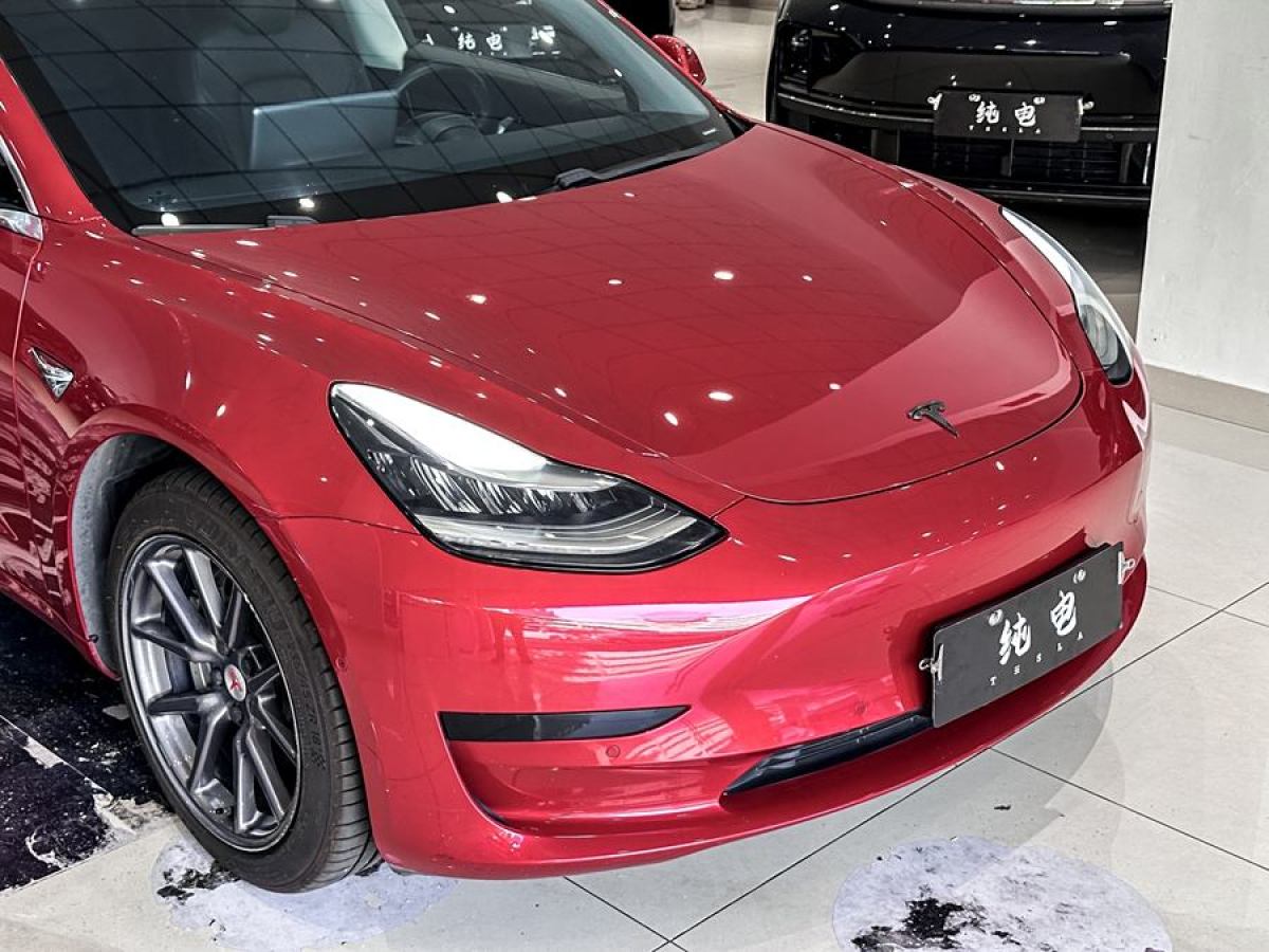 特斯拉 Model Y  2020款 改款 標(biāo)準(zhǔn)續(xù)航后驅(qū)升級(jí)版圖片