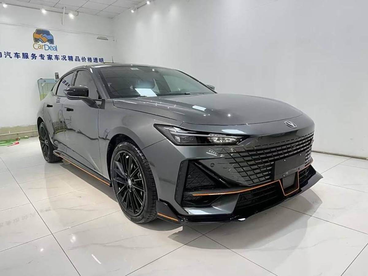 長(zhǎng)安 長(zhǎng)安UNI-V  2023款 1.5T 運(yùn)動(dòng)版圖片