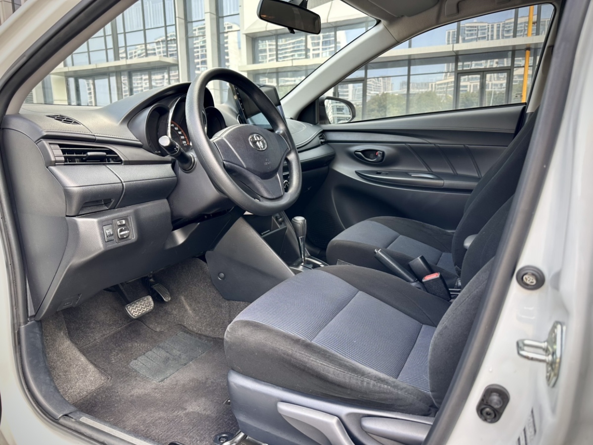 豐田 YARiS L 致享  2021款 1.5L CVT領(lǐng)先版圖片