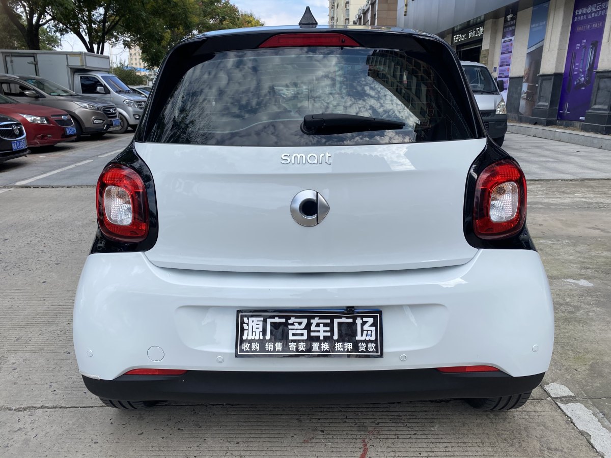 2019年1月smart forfour  2018款 1.0L 52千瓦靈動版