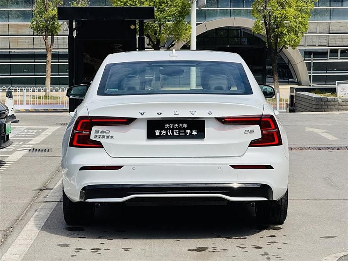 沃爾沃 S60L  2024款 B5 智雅運動版圖片