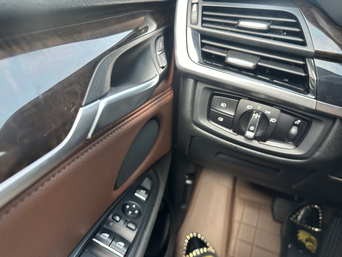 2014年10月宝马 宝马X5  2014款 xDrive35i 领先型