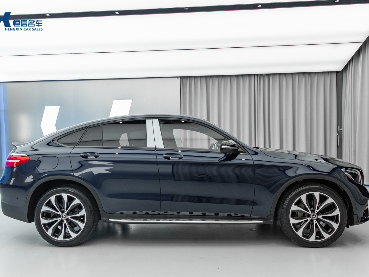 奔馳 奔馳GLC  2021款 GLC 260 4MATIC 轎跑SUV圖片