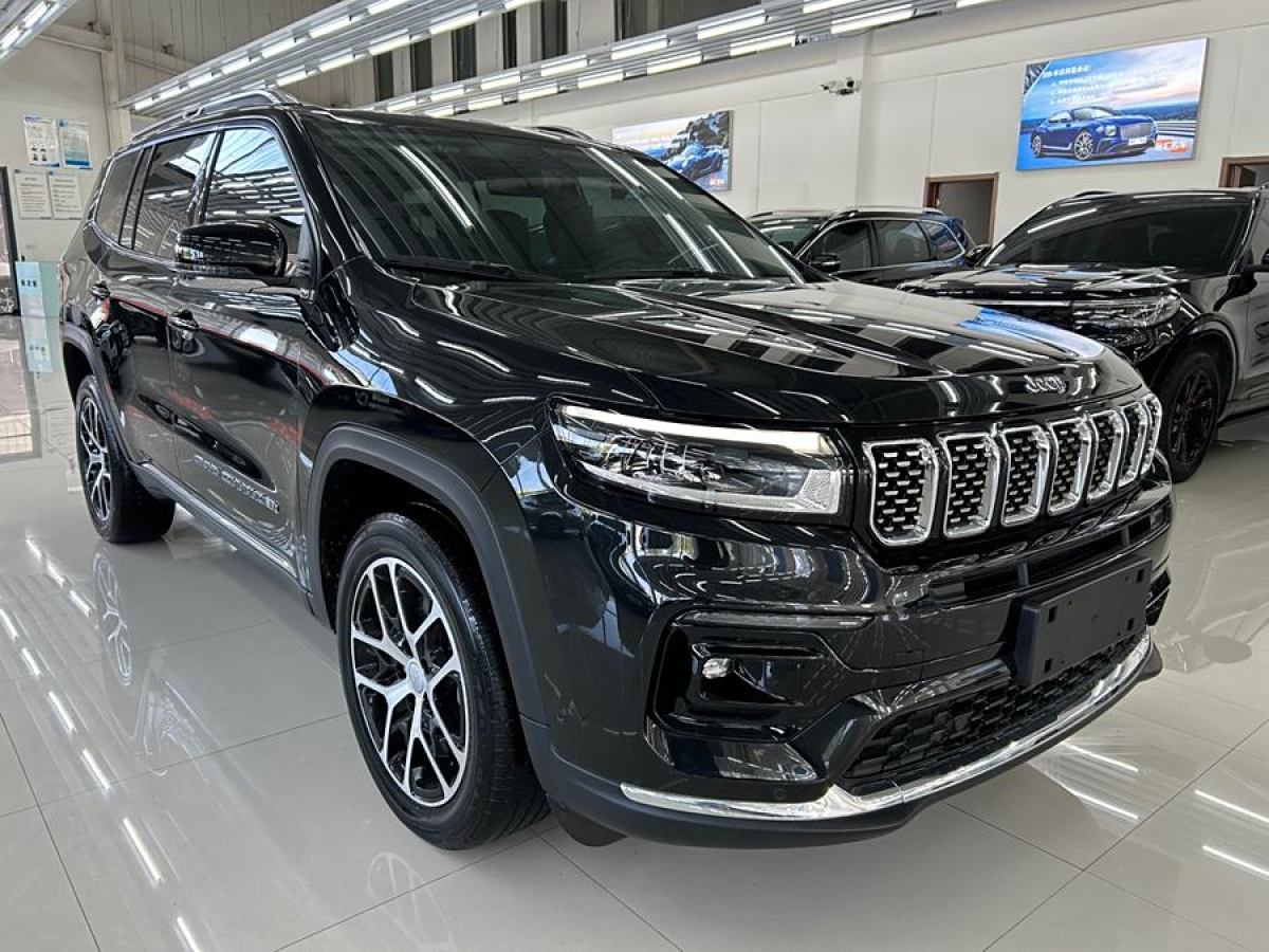 Jeep 大指挥官  2022款 2.0T 四驱豪华版图片